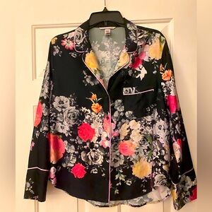 Victoria’s Secret pajama top, beautiful bright , floral motive size medium